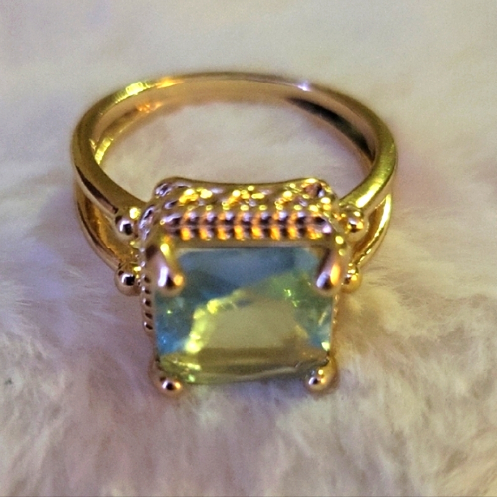 Stunning Blue Gemstone Cocktail Ring in Gold - Picture 3 of 4
